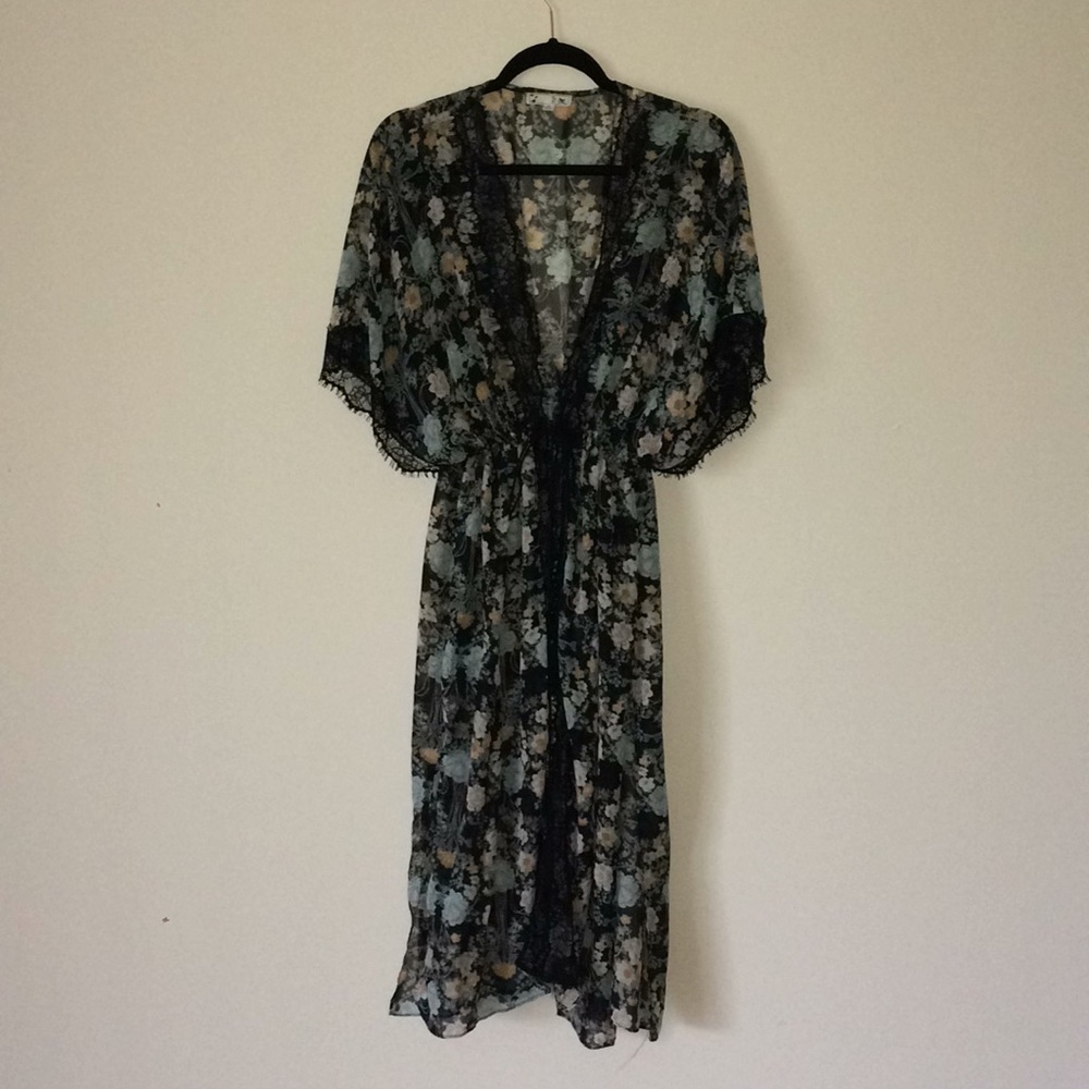 Flowered Black Swimsuit Cover Up ☀️🌞🌊